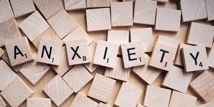 Angstzustände: Symptome, Ursachen und Therapien