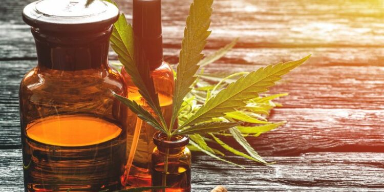 Natürliche Beauty-Anwendungen mit CBD-Blüten